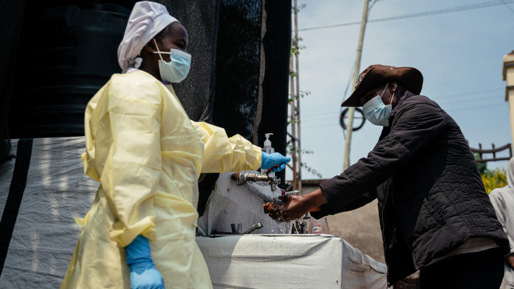 Ebola ta kashe mutum 131 a Congo