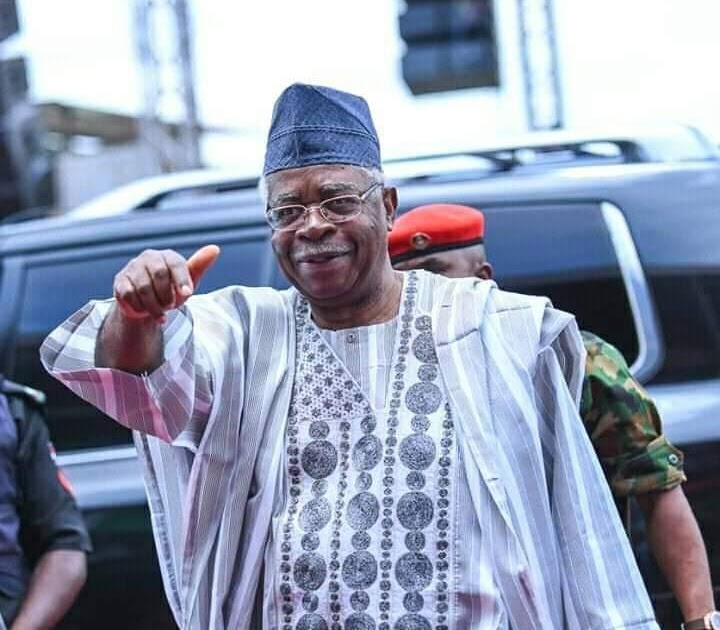 Tsohon ministan tsaro, Theophilus Danjuma, ya bayar da gudunmawar Naira biliyan 3 yayin ƙaddamar da littafin tarihin tsohon shugaban ƙasa