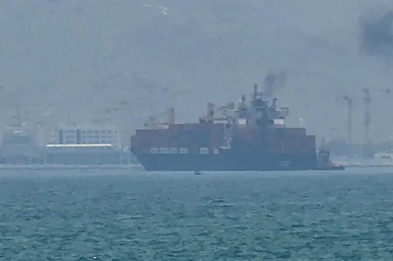 IRGC: Babban jirgin dakon mai ya taka nakiyoyi biyu a mashigar Hormuz