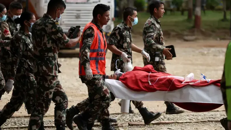 An ceto ma’aikata biyu da ransu bayan sama da mako guda a cikin rami a Nepal