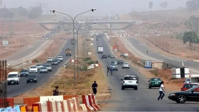 Direbobi da ke bin titin Onitsha zuwa Owerri a Jihar Anambra sun koka kan yadda jami’an Hukumar Kula da Zirga-zirgar Ababen Hawa ke muzanta musu
